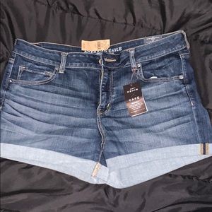 American eagle women’s shorts